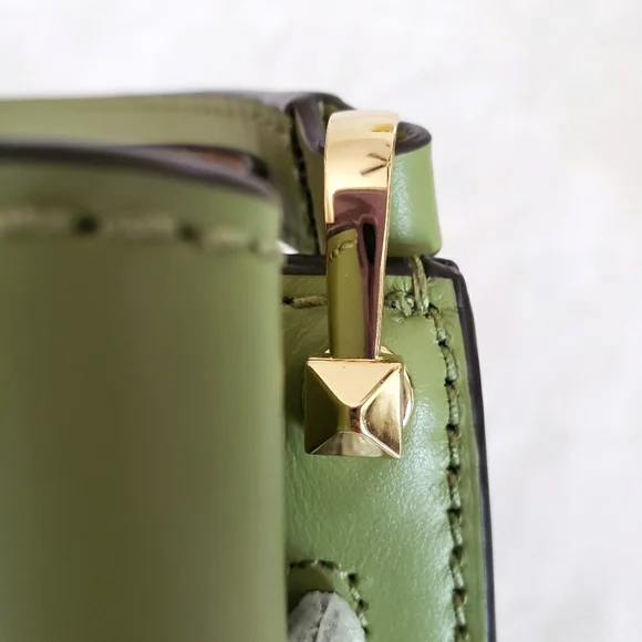 MICHAEL KORS Hamilton Legacy Medium Leather Messenger Bucket Bag - Picture 10 of 16